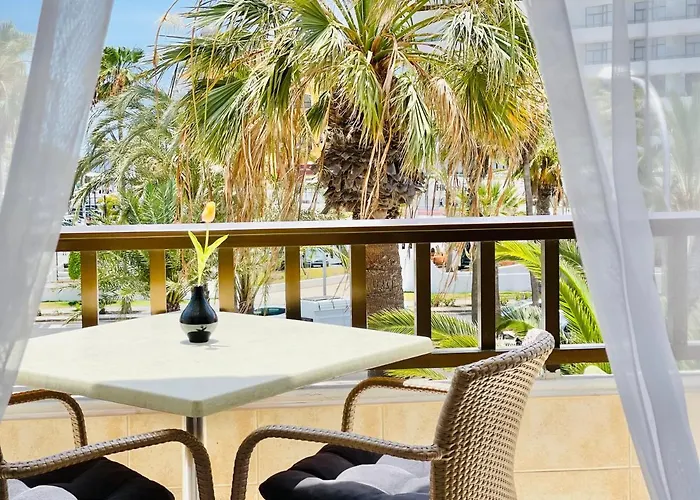 Parque Santiago, Playa De Americas With Parking *